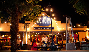 Duke's Green Lake Restaurant Outdoor Night Dining