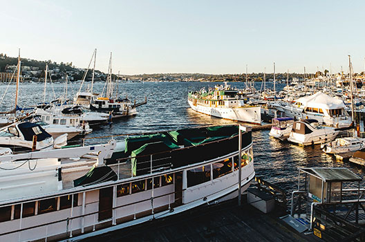 Duke's Lake Union Restaurant