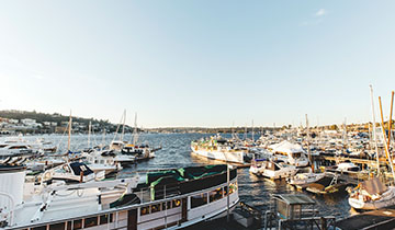 Duke's Seafood Lake Union Restaurant