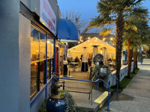 Duke's Seafood Green Lake Outdoor Dining
